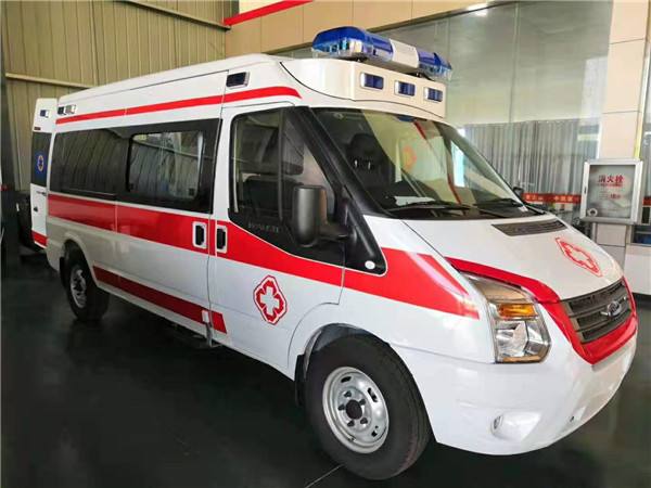 塔什库尔干塔吉克福特V362救护车